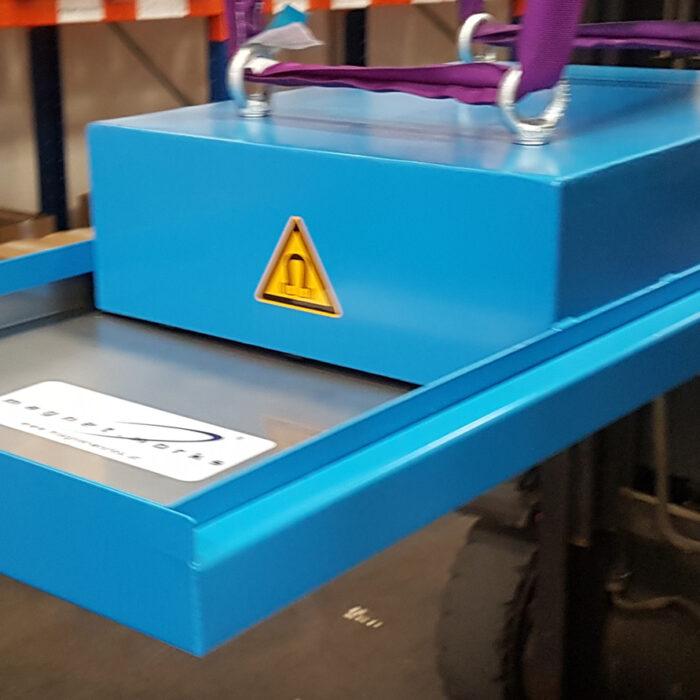 Plattenmagnet mit Reinigungslade